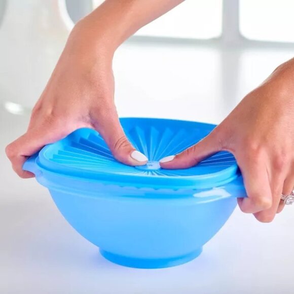 NEW Tupperware Servalier 4-Pc. Bowl Set, Shades of Blue, stacking - Picture 2 of 4